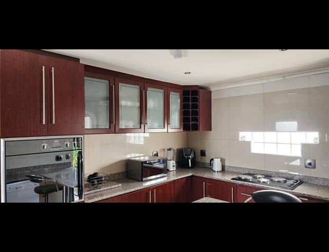 5 BEDROOM HOUSE FOR SALE IN BAYVIEW